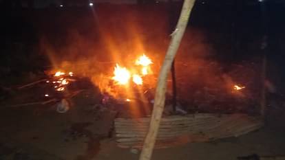 गौरी शंकर पार्किंग की झोपडी में लगी आग मासूम की मौत
